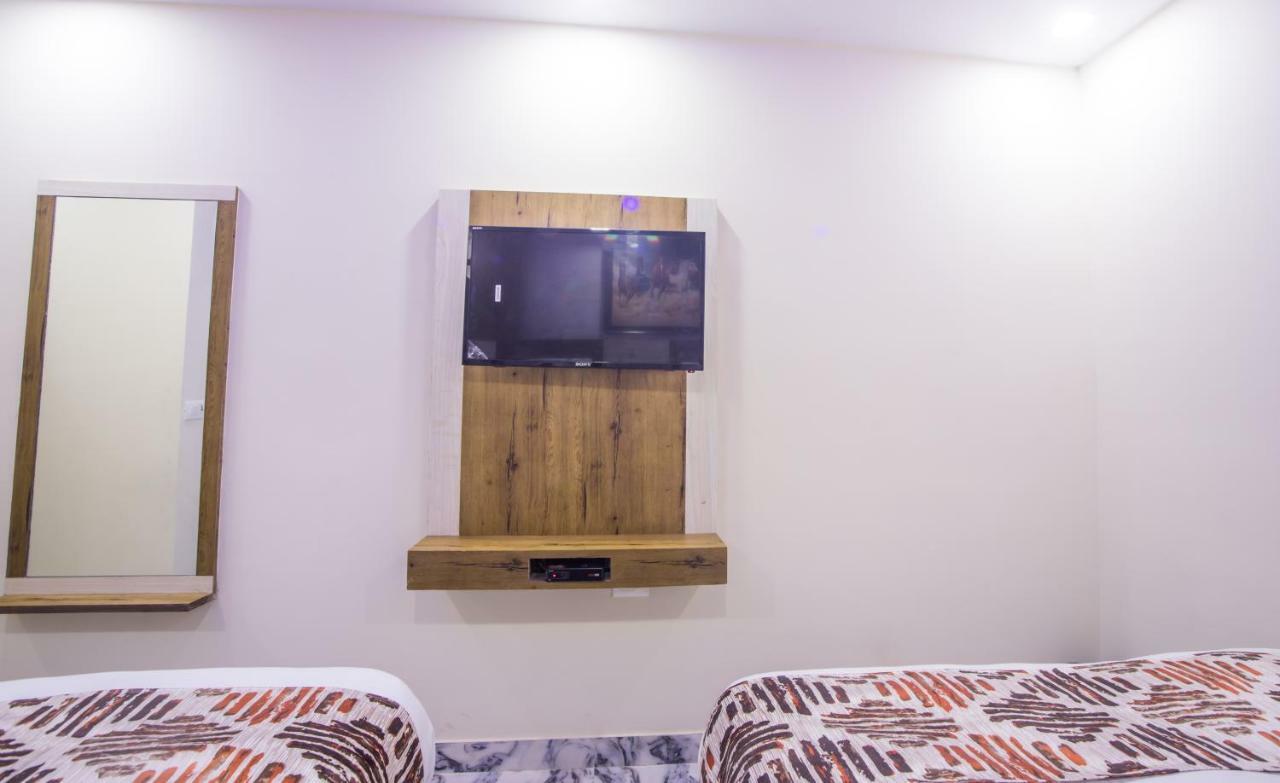 Hotel Harsha International New Delhi Ngoại thất bức ảnh